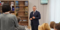 Глава Приангарья Игорь Кобзев встретился с участниками конкурса "Директор года России" - Baikal24.Ru