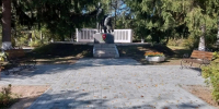 В деревне Пеньки благоустроили территорию у памятника воинам ВОВ. - Палехский район