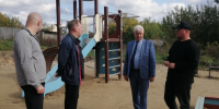 Состоялась общественная приемка работ по устройству детской игровой площадки по ул. Трудовых Резервов, 4. - Омутнинское городское поселение