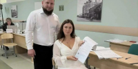Молодожёны голосуют в день бракосочетания. - Город Курск