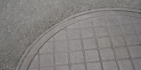 23 водопроводных колодца на проезжей части отремонтировали в Ейске - Кубанские Новости