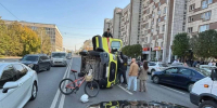 Везли рожать: в Екатеринбурге опрокинулась машина скорой помощи с беременной женщиной - KU66.Ru