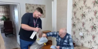 В Новотроицке продолжается голосование: ветеран ВОВ выполнил свой гражданский долг - Город Новотроицк