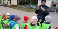 Детсадовцы сходили на экскурсию к пешеходном переходу - ИА Новости Кузбасса