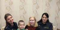 «Здравствуй, школа!»: судебные приставы поздравили будущего первоклассника с Днём Знаний - УФССП