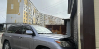 В Якутске владелец незаконного гаража заблокировал демонтаж автомобилем - Якутское-Cаха ИА