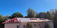 В Калуге ремонтируют крышу многоквартирного дома - Телерадиокомпания Ника