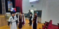 Школьники Яндаре встретились с художником Аюпом Цуроевым - Сердало