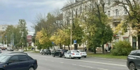 В Костроме ребенок решил перебежать дорогу в неположенном месте и попал под машину - Комсомольская Правда