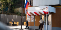 Первый вице-премьер Кирилл Макаров принял участие в открытии нового отделения МФЦ в Донецке - Правительство ДНР