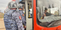 В Вологде сотрудники вневедомственной охраны Росгвардии отработали действия по обеспечению безопасности на транспорте - Росгвардия