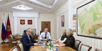 Виктор Томенко обсудил поддержку участников СВО с руководителем фонда «Защитники Отечества» - Rubtsovsk.Info