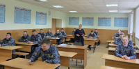 22 сентября для курсантов инженерно-технического факультета организовано занятие-беседа на тему «Народы России: единство взглядов, связь традиций», приуроченное к мероприятиям в честь Года единства народов России, реализуемым женским советом Воронежского института ФСИН России. Занятие-беседа проведено профессором кафедры административно-правовых и процессуальных дисциплин Христиной Белогорцевой. Христина Белогорцева выступила с докладом о традициях, культурных и семейных ценностях, исторической памяти, объединяющих разные народы, населяющие территорию Российского государства. В ходе выступления она подчеркнула, что «культурный обмен идёт постоянно: элементы традиций одного народа проникают в другой, а общие ценности задают общий вектор развития России». В ходе мероприятия курсанты с интересом дискутировали о вопросах общей языковой культуры народов, знаменательных исторических событиях, объединяющих народы. - Воронежский институт ФСИН России