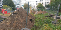 В липецком дворе раскопали детскую площадку - Gorod48.ru