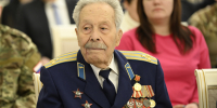 23.09.2026 | Виталий Королев поблагодарил за вклад в Великую Победу участника Великой Отечественной войны Петра Петровича Потёмкина, которому сегодня исполнилось 100 лет - Правительство области