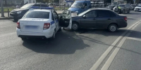 В Самаре легковушка не пропустила машину полиции со спецсигналами - Комсомольская Правда Самара