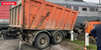 Поезд протаранил КамАЗ в Псковской области - InformPskov.Ru