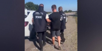 Воронежские полицейские задержали курьера с 3 кг мефедрона: видео - РИА Воронеж