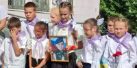 «Простой и с милой улыбкой»: в Волжском установили памятную доску Герою России Михаилу Подшибякину - Волжская правда