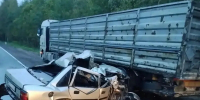 Легковой автомобиль врезался в стоящий прицеп - SyasNews.Ru