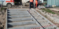 На улицах Кирова приводят в порядок изношенные лестницы - Комсомольская Правда