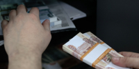 Первокурсник вынес 12 млн рублей валютой из сейфа директора фирмы в доме на Петроградке - 47 новостей