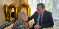 Алексей Герасимов поздравил со столетием ветерана Великой Отечественный войны Таисью Визгину - Администрация Каменск-Уральского