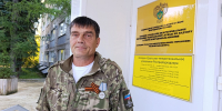 Сотрудники Западно-Уральского управления Росприроднадзора поздравили коллегу с получением медали «За отвагу» - Росприроднадзор