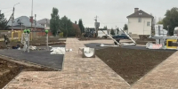 В Малоярославце продолжается благоустройство территории возле ЦРБ - NgRegion.Ru