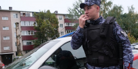 В Курске росгвардейцы задержали женщину, подозреваемую в нанесении ножевого ранения супругу (видео) - Росгвардия