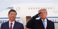 Трамп напрягся из-за бомбардировщика на церемонии встречи Си Цзиньпина в США - M24.Ru