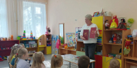 Cотрудники районной библиотеки им. А.И. Куприна пригласили воспитанников детского сада «Солнышко»  в путешествие - Наровчатский район