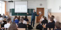 Руководитель Управления Федеральной налоговой службы России по Алтайскому краю провел урок налоговой грамотности для школьников - Администрация Алтайского края