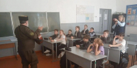 В гостях у учеников школы № 44 побывал сотник местного казачьего общества Константин Шлямов  - Комитет образования г. Чита