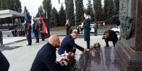 В Курске в День города возложили цветы в память о земляках - Курская правда