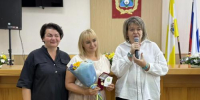 Прошла торжественная церемония, на которой были вручены свидетельства о занесении на городскую Доску почёта. - Дума г.Невинномысска
