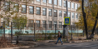 В гимназии № 21 в Ульяновске после атаки беспилотников выбило стекла в окнах - Комсомольская правда