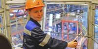 ЧМК трудоустроил выпускников ЮУМК - Агентство новостей Доступ