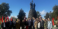 В Клинцах возложили цветы к памятнику основателям города - Газета Труд