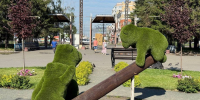 В Омске появилась скульптура - зеленые мишки - Вечерний Омск