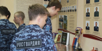 В Новосибирске студенты профильной группы вневедомственной охраны познакомились со спецификой работы ведомства - Росгвардия