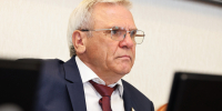 Евгений Люлин рассказал о расширении прав на получение двух пенсий для семей военнослужащих - Законодательное Собрание