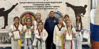 Тхэквондистки спортшколы  «Кубань» с тренером Романом Белоцерковским - UstLabInfo.Ru