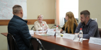 Меры поддержки, поиск и реабилитация: Роман Заварин разбирается с вопросами участников СВО и их близких - Региональное Агентство Новостей