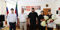 В Кайтагском районе родственникам погибших участников СВО вручили ордена Мужества - Сетевое издание Деловой Кайтаг