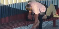 В Новосибирске водитель автобуса устроил потасовку с пассажиром без билета - Сиб.фм