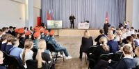 В школе Электрогорска прошел Урок мужества с ветераном СВО - MosRegToday.Ru