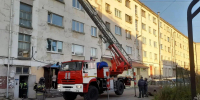 В Магадане из-за курения в подъезде загорелась оконная рама - Kolyma.Ru