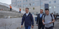 Подрядчик устанавливает кресла на Восточной трибуне стадиона «Динамо» в Вологде - Gorodvo.Ru
