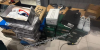 В Красноярске у частного торговца арестовали спортивную обувь на 900 тысяч рублей - Газета Красноярский рабочий